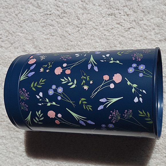 Floral Tea Tin - DavidsTea - Picture 2 of 4
